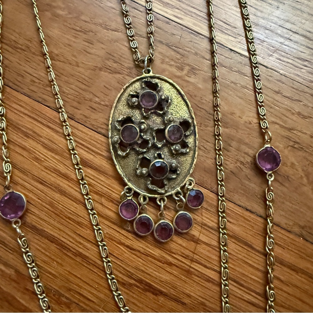 Vintage 60’s Goldette purple stone layered gold tone necklace